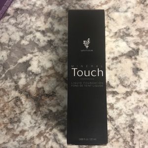 Mineral Touch Foundation Taffeta by Younique